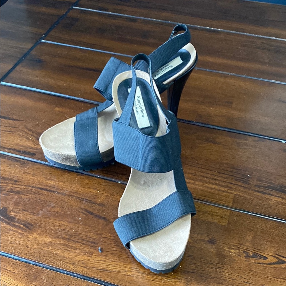 Vera Wang Black Heels Elegant Design